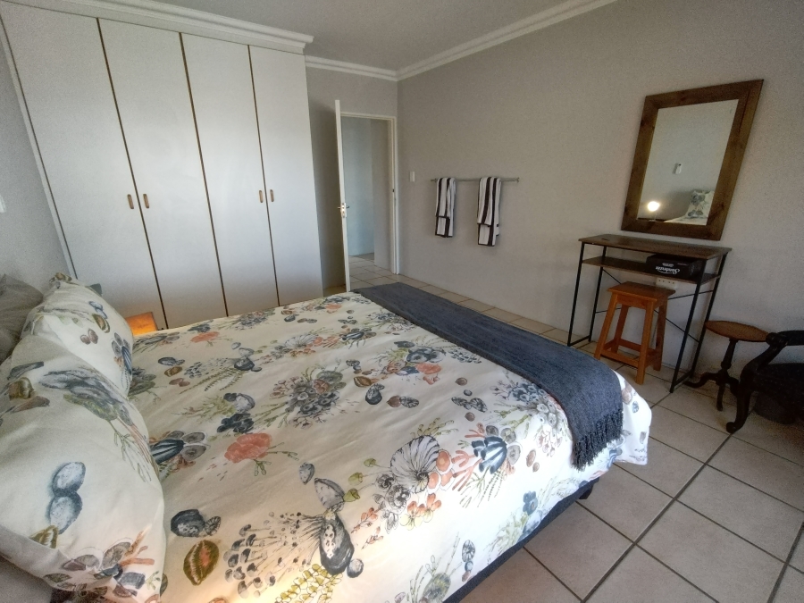 7 Bedroom Property for Sale in Wavecrest Eastern Cape